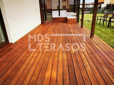 Immutatud männipuidust terrassilaudade komplekt