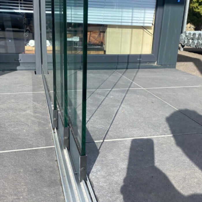 Klaasist raamita libisev süsteem terrassile 4 rööpaga hall - Image 3